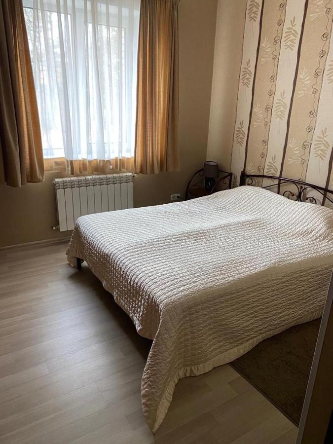 Hotel Gostynnyi Dvir Bucha Dış mekan fotoğraf