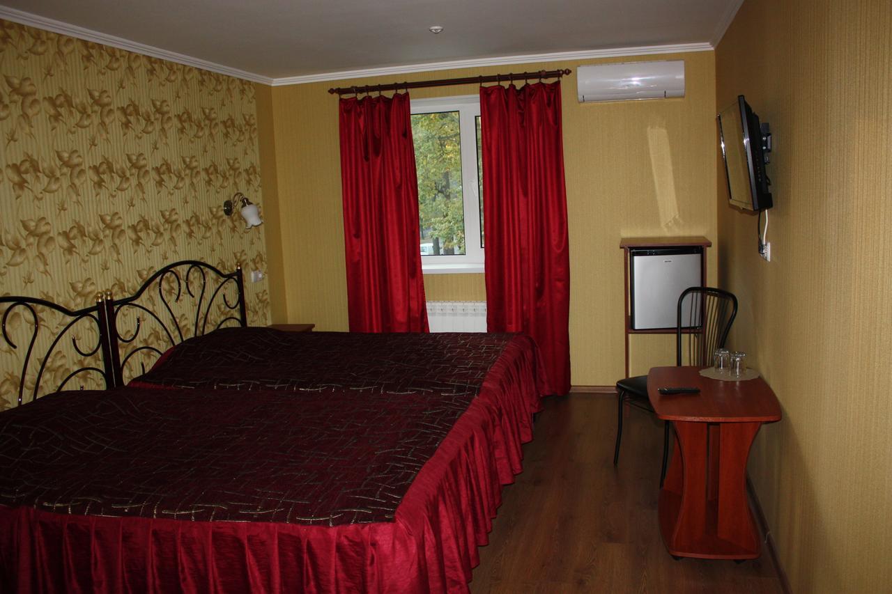 Hotel Gostynnyi Dvir Bucha Oda fotoğraf