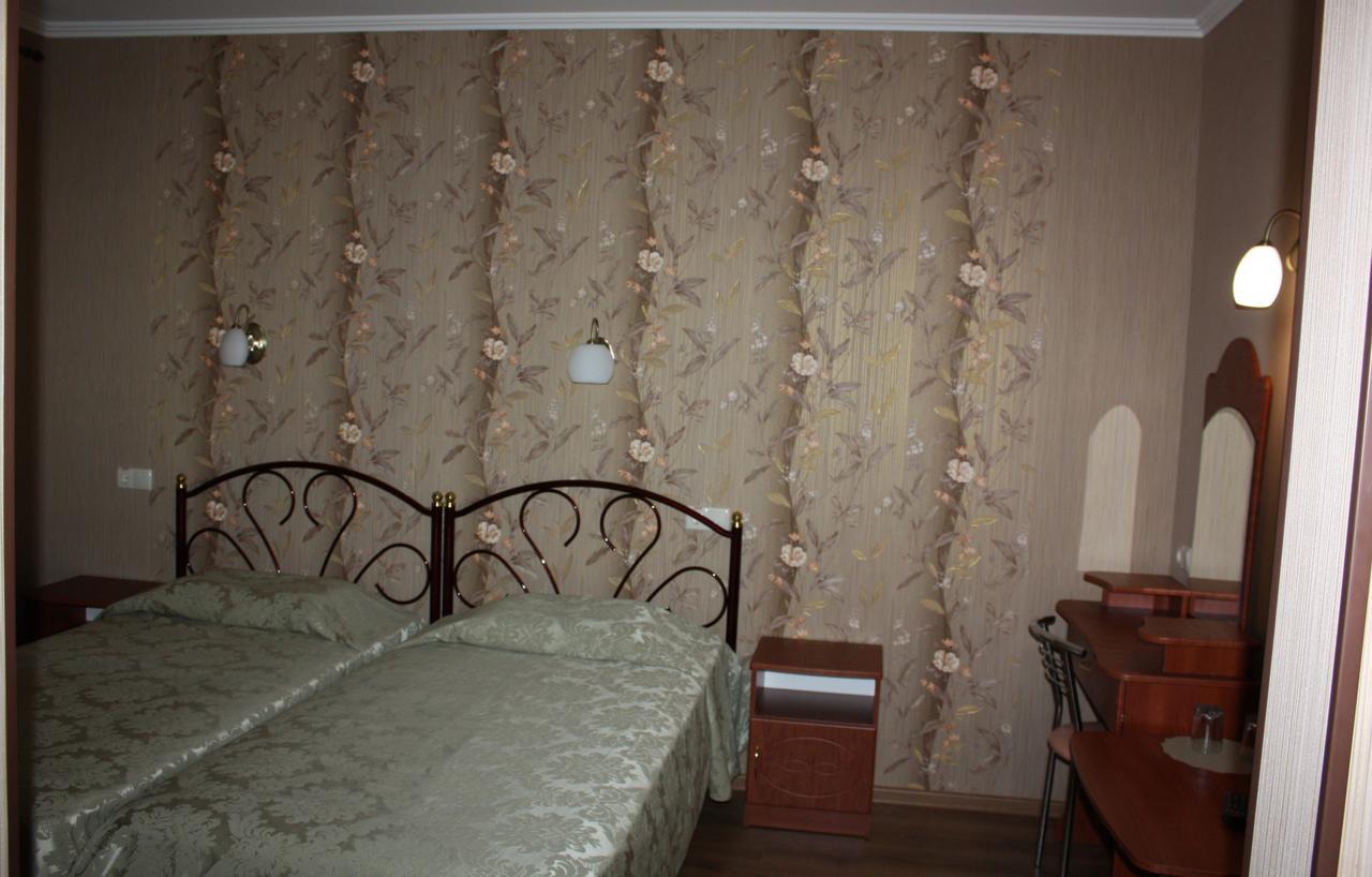 Hotel Gostynnyi Dvir Bucha Oda fotoğraf